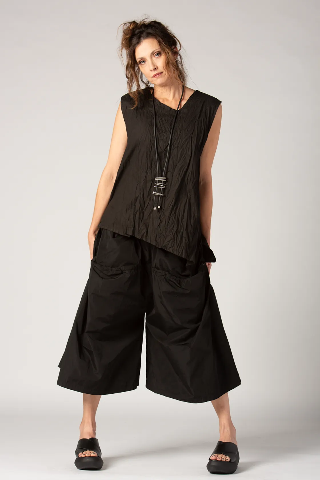 Kapsa Pant in Black Carnaby