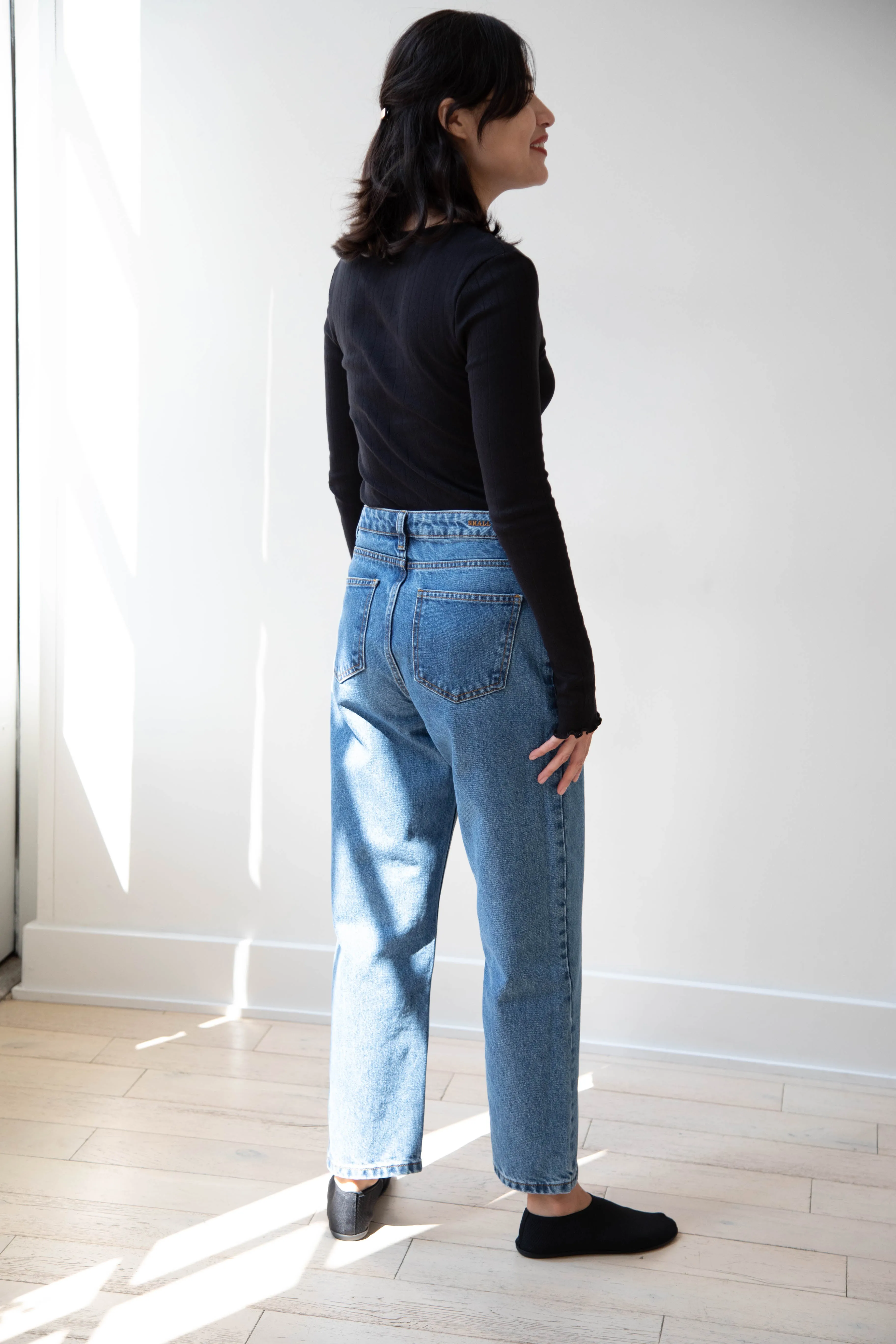 Skall | Allison Cropped Jeans in Washed Mid Blue